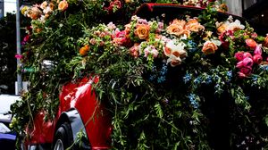 Preview wallpaper flowers, car, bouquets