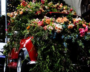 Preview wallpaper flowers, car, bouquets