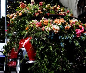 Preview wallpaper flowers, car, bouquets