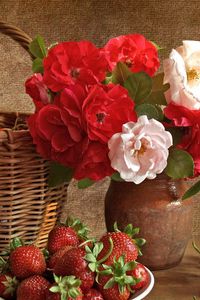 Preview wallpaper flowers, flower, strawberry, still life