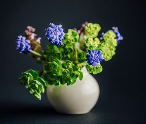 Preview wallpaper flowers, leaves, bouquet, vase