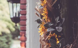 Preview wallpaper flowers, leaves, petals, wreath, dried flowers, blur