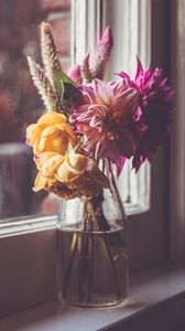 Preview wallpaper flowers, petals, bouquet, vase, window