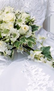 Preview wallpaper flowers, roses, bouquet, wedding dress