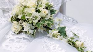 Preview wallpaper flowers, roses, bouquet, wedding dress