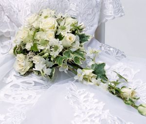 Preview wallpaper flowers, roses, bouquet, wedding dress