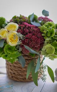 Preview wallpaper flowers, roses, bouquet, basket