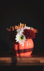 Preview wallpaper flowers, vase, bouquet, composition