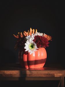 Preview wallpaper flowers, vase, bouquet, composition