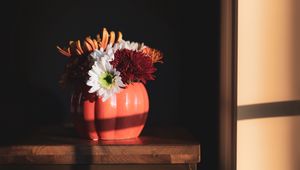 Preview wallpaper flowers, vase, bouquet, composition