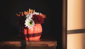 Preview wallpaper flowers, vase, bouquet, composition