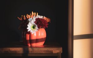 Preview wallpaper flowers, vase, bouquet, composition