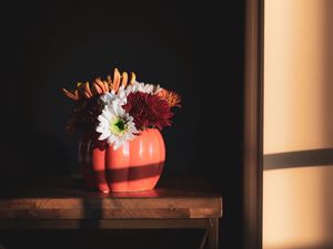 Preview wallpaper flowers, vase, bouquet, composition