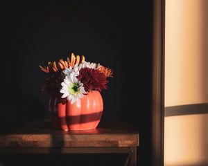Preview wallpaper flowers, vase, bouquet, composition