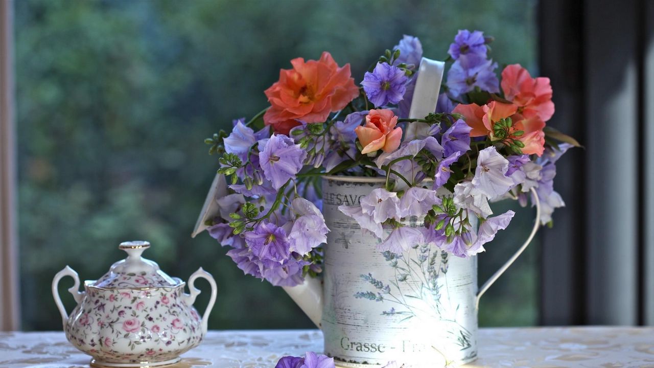Wallpaper flowers, watering can, table, china