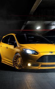 Preview wallpaper focus, ford, front view, yellow, cars