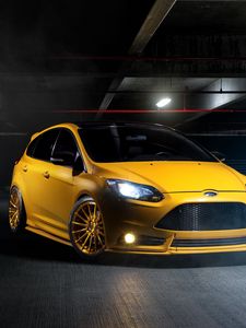 Preview wallpaper focus, ford, front view, yellow, cars