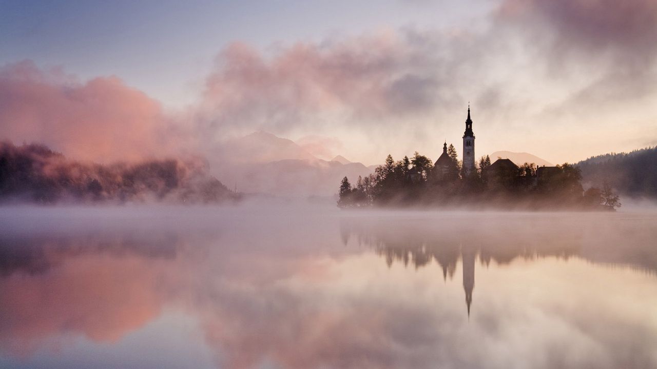 Wallpaper fog, water, castle, morning