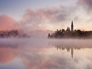 Preview wallpaper fog, water, castle, morning