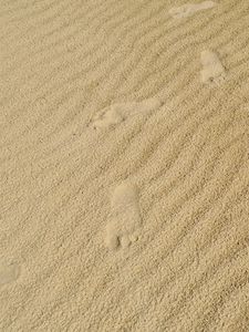 Preview wallpaper footprints, feet, sand, texture