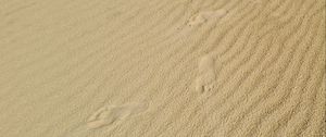 Preview wallpaper footprints, feet, sand, texture