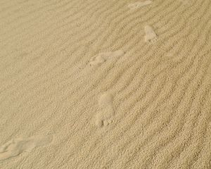 Preview wallpaper footprints, feet, sand, texture