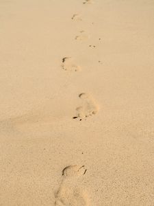 Preview wallpaper footprints, sand, beach