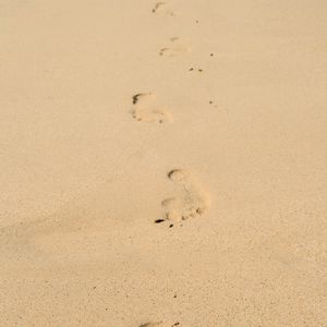 Preview wallpaper footprints, sand, beach