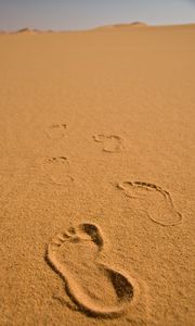 Preview wallpaper footprints, sand, beach, horizon