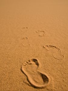 Preview wallpaper footprints, sand, beach, horizon