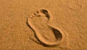 Preview wallpaper footprints, sand, beach, horizon