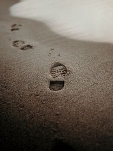 Preview wallpaper footprints, sand, beach, coast