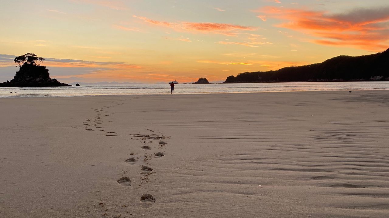 Wallpaper footprints, sand, beach, sea, silhouette, sunset