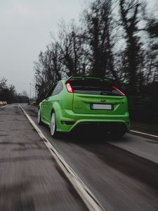Preview wallpaper ford focus, ford, car, green, road, speed