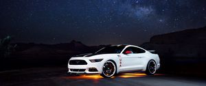 Preview wallpaper ford, mustang, white, side view, night