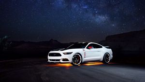 Preview wallpaper ford, mustang, white, side view, night