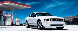 Preview wallpaper ford, mustang, white, motion