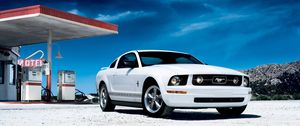 Preview wallpaper ford, mustang, white, motion