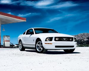 Preview wallpaper ford, mustang, white, motion