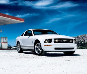 Preview wallpaper ford, mustang, white, motion