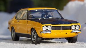 Preview wallpaper ford, side view, snow, model