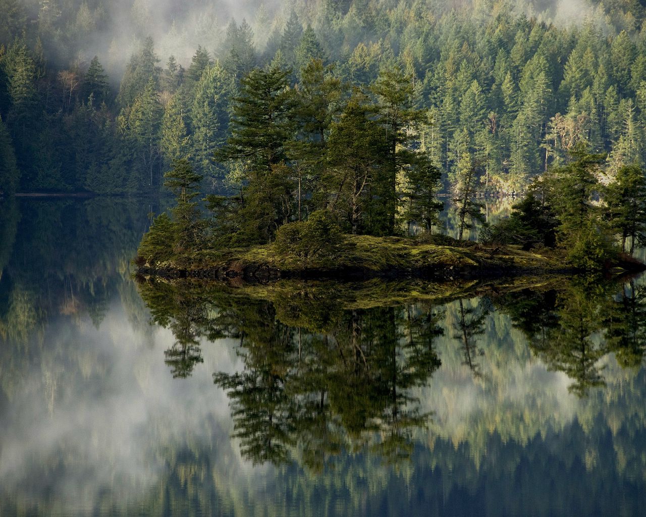 Download wallpaper 1280x1024 forest, lake, reflection, island, mist