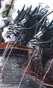 Preview wallpaper fountain, dragons, water