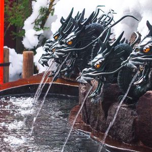 Preview wallpaper fountain, dragons, water