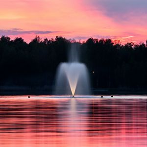 Preview wallpaper fountain, lake, sunset, trees