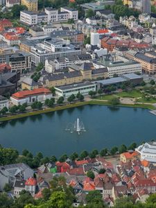 Preview wallpaper fountain, pond, buildings, city, bergen, norway