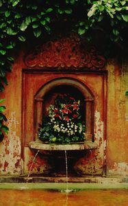 Preview wallpaper fountain, source, flowers, vintage, shabby