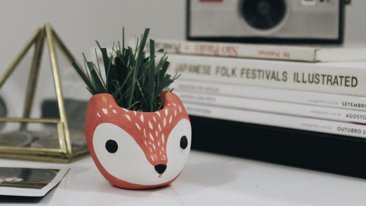 Wallpaper fox, vase, grass, table