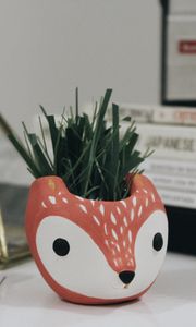 Preview wallpaper fox, vase, grass, table
