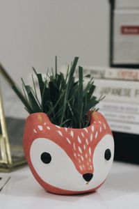 Preview wallpaper fox, vase, grass, table